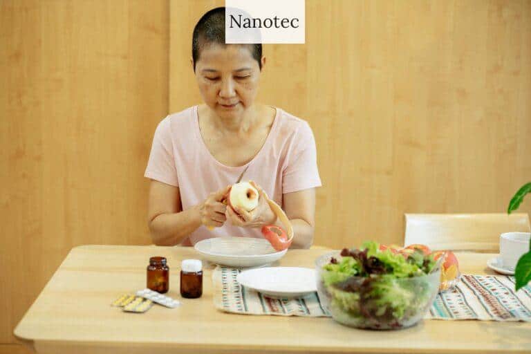 mujer comiendo